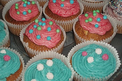 Vanilla Cupcakes 31