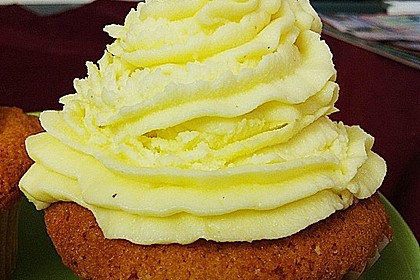 Vanilla Cupcakes 38
