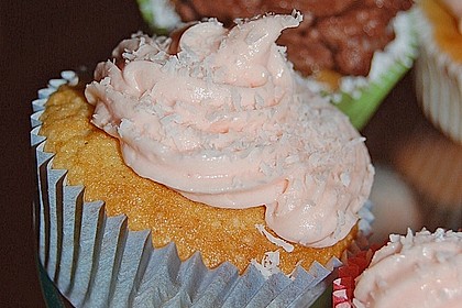 Vanilla Cupcakes 9