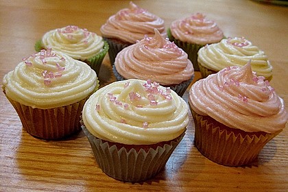 Vanilla Cupcakes 7