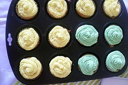 Vanilla Cupcakes 32
