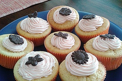 Vanilla Cupcakes 11