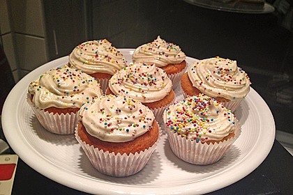 Vanilla Cupcakes 16