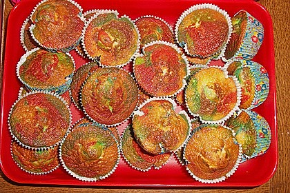 Papageienkuchen mit saurer Sahne 8