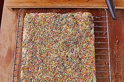 Papageienkuchen mit saurer Sahne 10