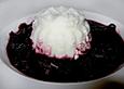 Panna Cotta mit Rote Bete und Birnen in Rotweinreduktion