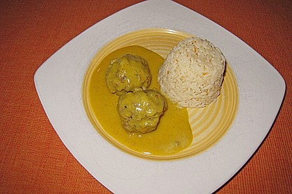W&uuml;rzige Hackb&auml;llchen in Currysauce