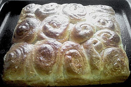 Neuj&auml;hrchen aus Hefeteig