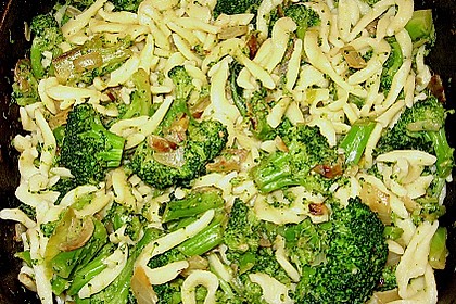 Nudeln mit Brokkoli - Sahne - Sauce