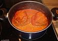 Gef&uuml;llte Paprikaschoten mit karamellisierter Tomatensauce