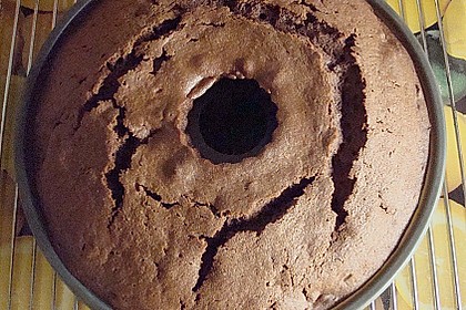 Schokoladigster Schokoladenkuchen mit extra gro&szlig;en Schokoladenst&uuml;ckchen 1