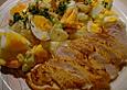 H&uuml;hnchenbrust mit buntem Kartoffelsalat