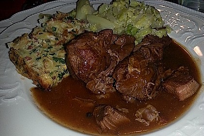 Hirschgulasch mit Rotwein und Speck 19