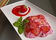Gest&uuml;rzte Quarkbombe mit Erdbeeren