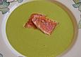 Rotbarbenfilets auf pikanter Erbsencreme