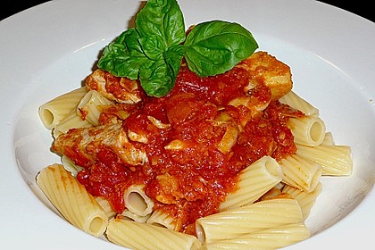 Pasta mit Tomaten und Artischocken mit H&auml;hnchenbrust
