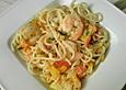 Gem&uuml;sespaghetti mit Shrimps