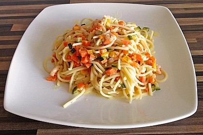 Gem&uuml;sespaghetti mit Shrimps 5