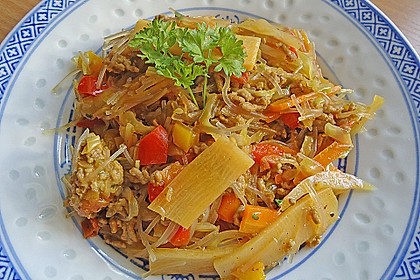 Glasnudelpfanne mit Hackfleisch und Gem&uuml;se 1