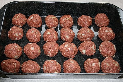Hackb&auml;llchen mit Tomatensauce und Mozzarella 22
