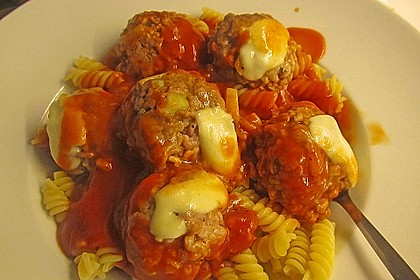 Hackb&auml;llchen mit Tomatensauce und Mozzarella 62