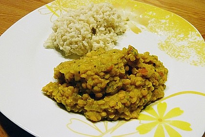 Zwiebelreis mit Linsencurry