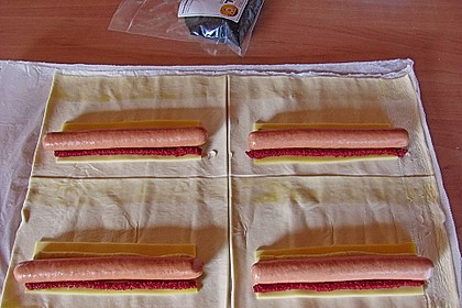 Pikante W&uuml;rstchen im Bl&auml;tterteig - Schlafrock 5