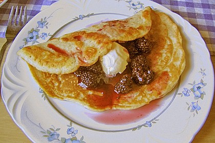 Palatschinken mit Beeren 3