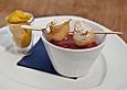 Erdbeers&uuml;ppchen mit gebackenen Erdbeeren und Mangosorbet