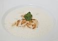 Spargelsuppe mit gegrillten Jakobsmuscheln