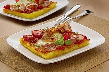 Knusprige Kartoffelpizza mit Speck und Mozzarella