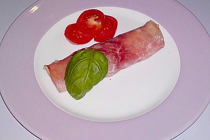 Schinkenr&ouml;llchen mit Kr&auml;uterfrischk&auml;se und frischen Tomaten 2