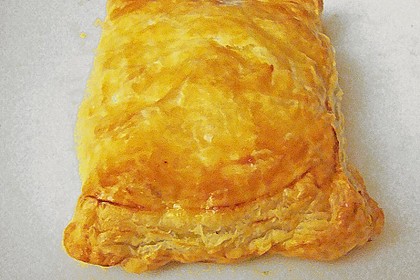 Bl&auml;tterteigtaschen mit Brokkoli und H&auml;hnchen