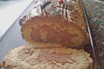 Weihnachtliche Biskuitroulade 1
