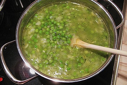 Erbsencremesuppe mit Minzjoghurt 1