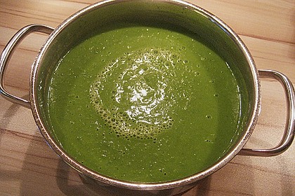 Erbsencremesuppe mit Minzjoghurt 2