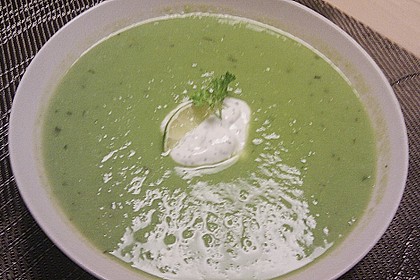 Erbsencremesuppe mit Minzjoghurt 9