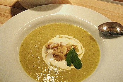 Champignon - Cremesuppe mit Salbei 1
