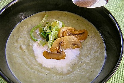 Champignon - Cremesuppe mit Salbei 2