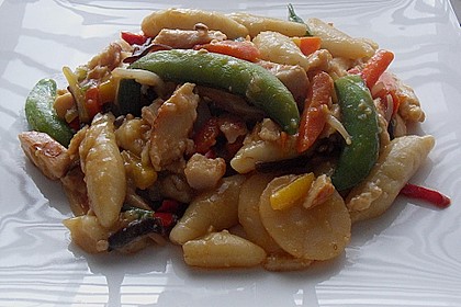 Chinesische Schupfnudelpfanne
