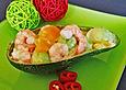 Avocado mit Garnelen und Orangenfilets