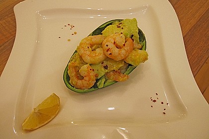 Avocado mit Garnelen und Orangenfilets 2