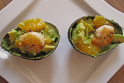 Avocado mit Garnelen und Orangenfilets 4