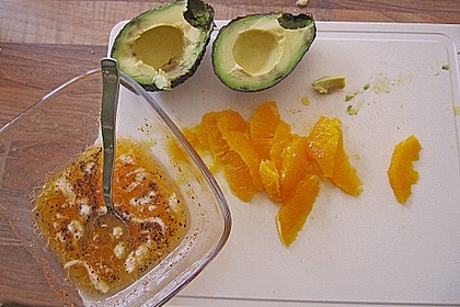 Avocado mit Garnelen und Orangenfilets 5