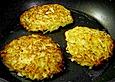 Knusprige Kartoffelpuffer mit Fenchel, R&auml;ucherlachs oder Kr&auml;uterquark