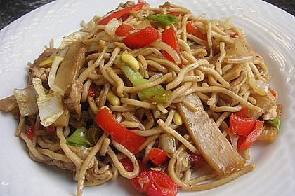 Gebratene Nudeln mit Huhn und Gem&uuml;se 1