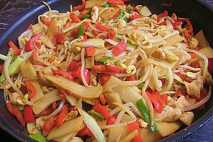 Gebratene Nudeln mit Huhn und Gem&uuml;se 2