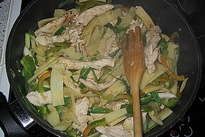 Gebratene Nudeln mit Huhn und Gem&uuml;se 3
