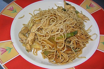 Gebratene Nudeln mit Huhn und Gem&uuml;se 4