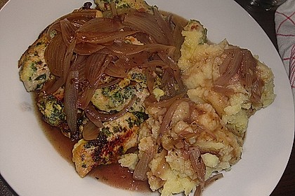 H&auml;hnchenbruststreifen im Kr&auml;utermantel an Rotwein - Schalottensauce